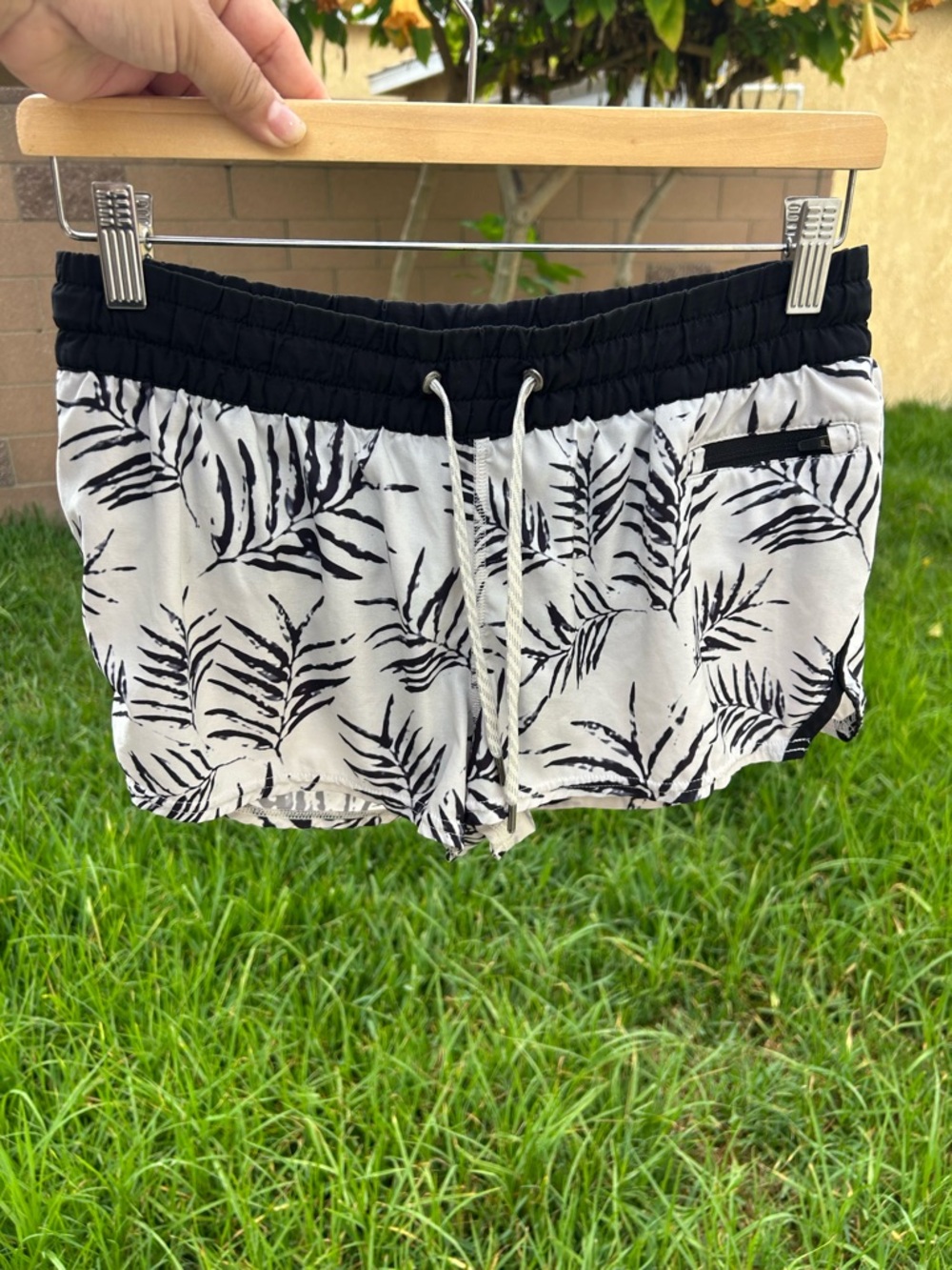 Vuori Black & White Palm-Print Elastic Waist Athletic Shorts